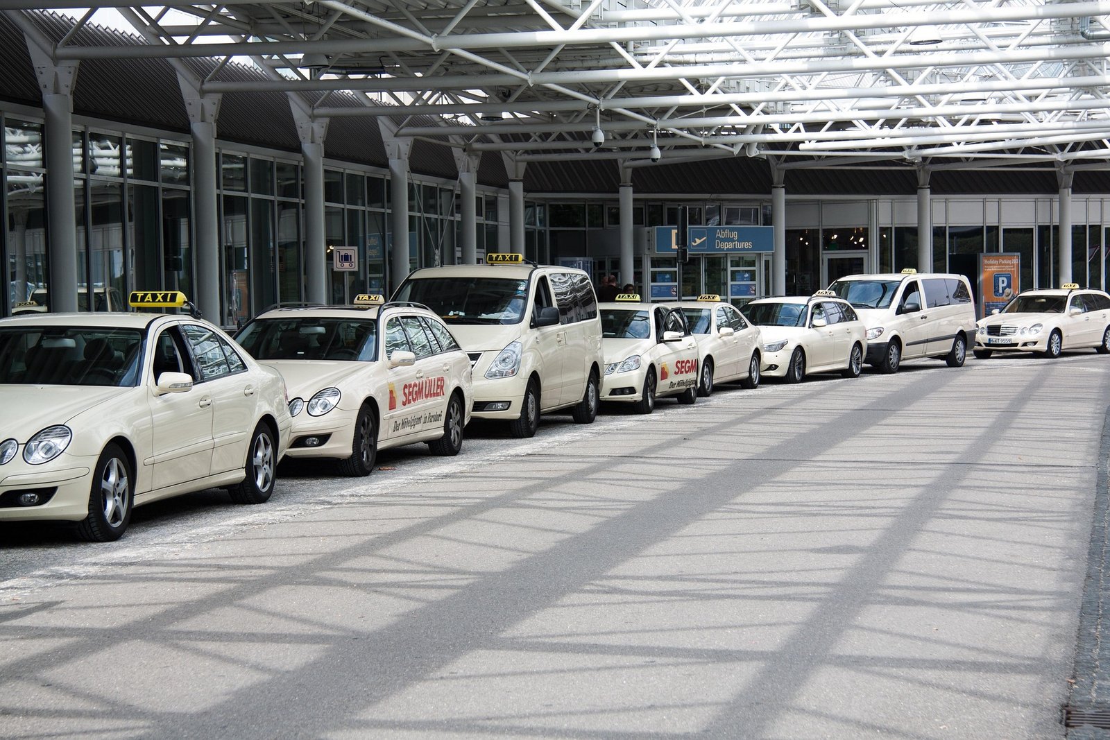 Taxi travelling through Cape Town